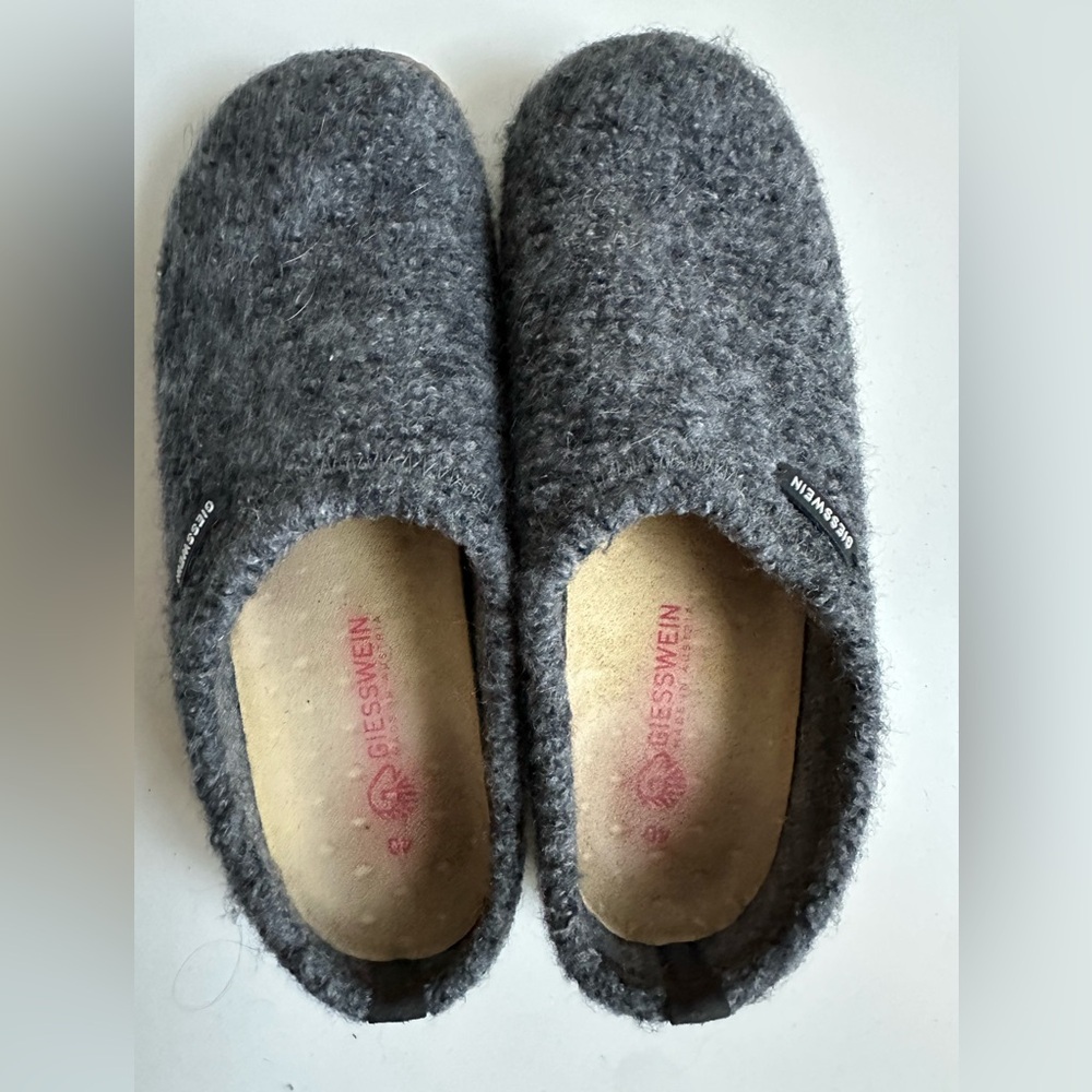 Giesswein VEITSCH wool slipper, size US9/EUR40, gray